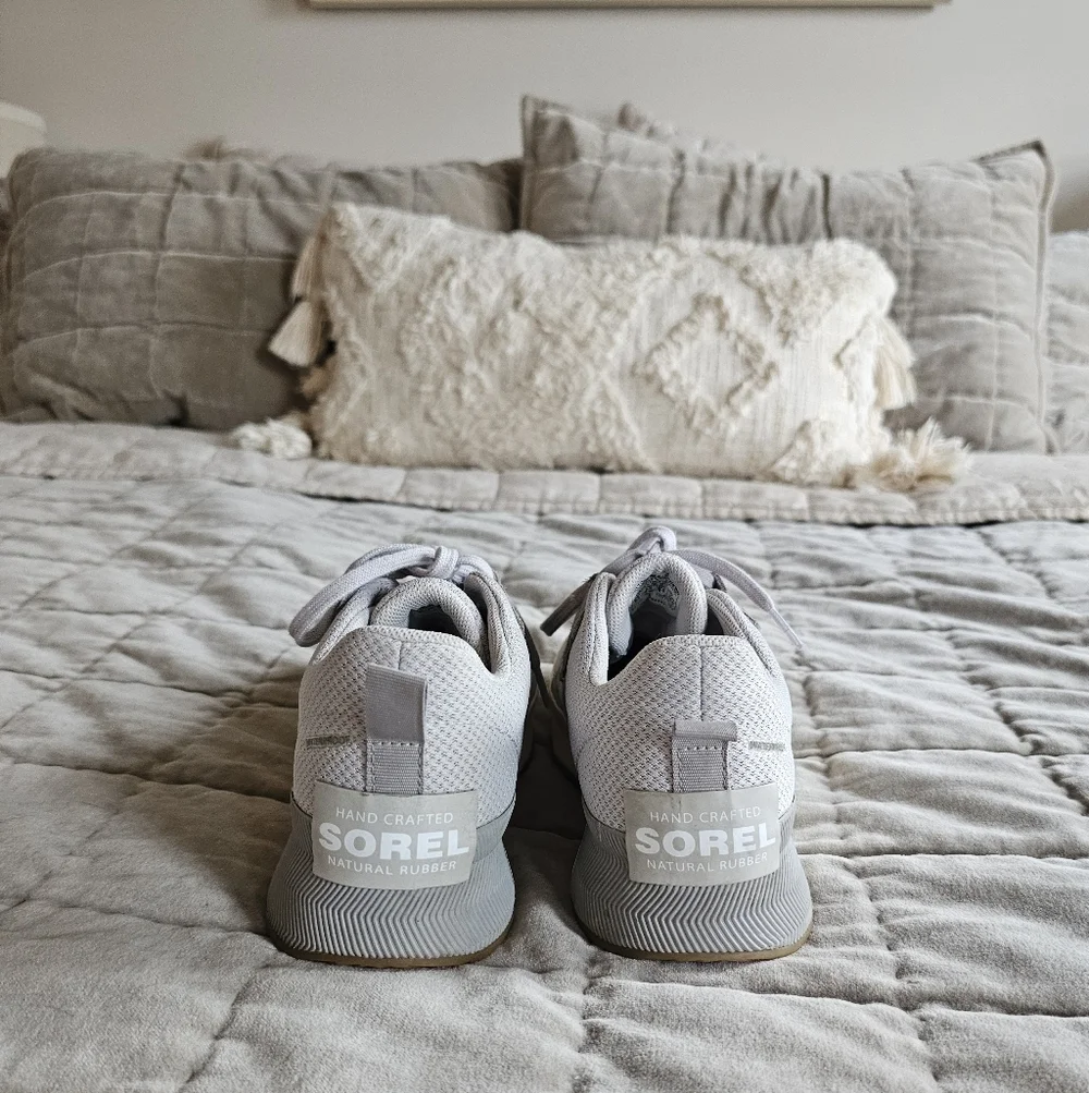 Sorel Out N About™ III Sneaker In Moonstone Dove Size 8.5